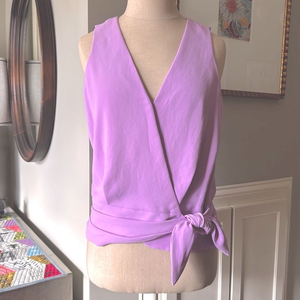 Trina Turk Impatiens Top Sleeveless Blouse sz Small Lavender